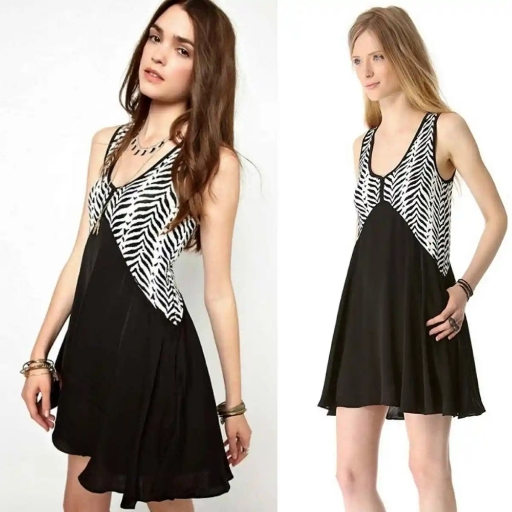 Free People Walk in the Park Zebra Dress US Women's Size small with pockets
